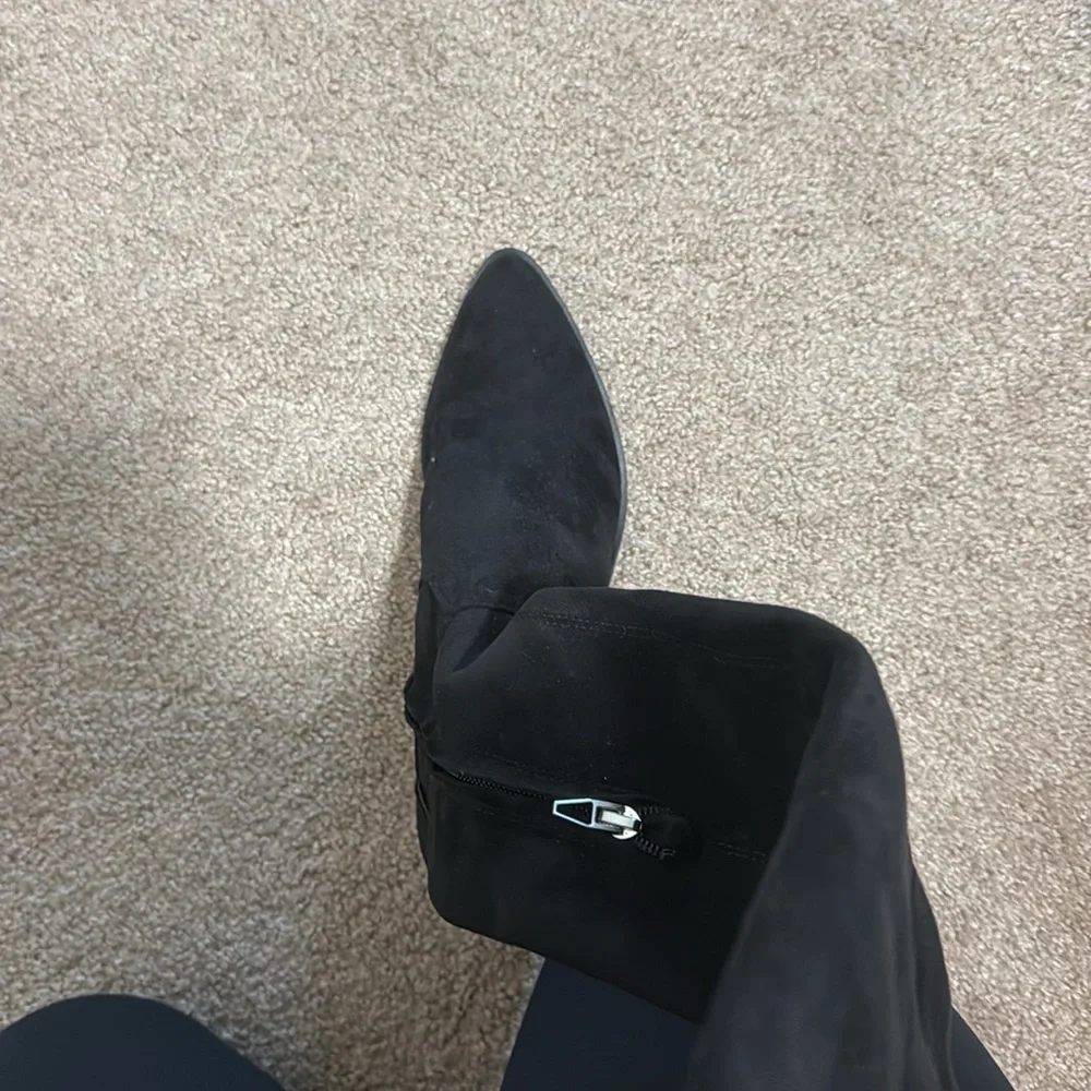BNIB Dolce Vita Alsie Over-the-Knee Flat Boot in Black Stella Suede